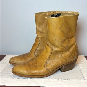 Vintage Wild Country Men’s Leather Cowboy Boots SZ 9? zippered Made in The USA